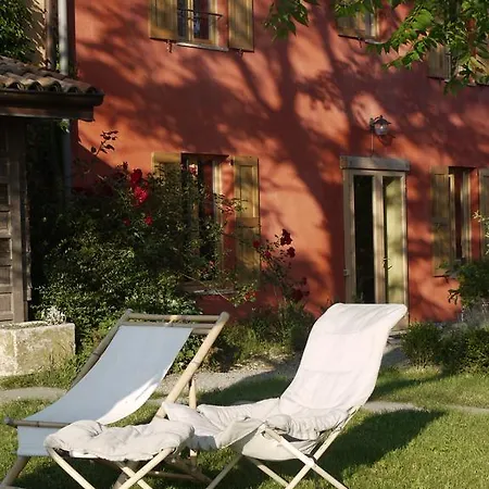 Agriturismo Monte Genesio מלון *