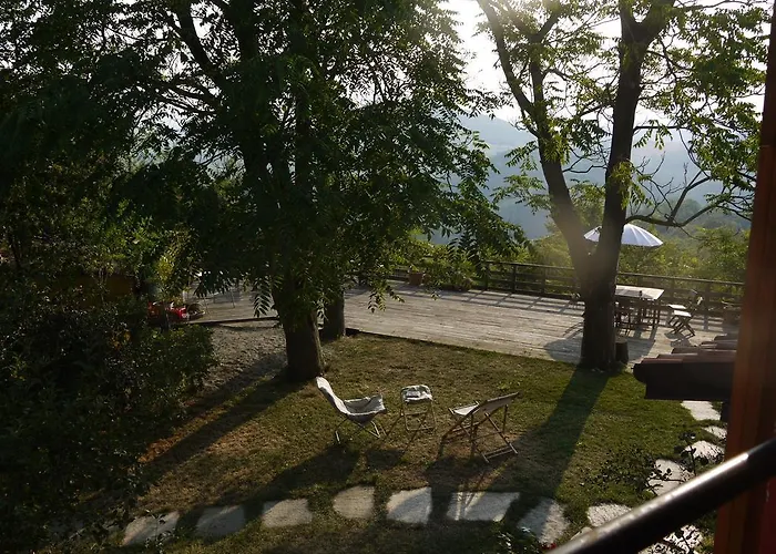 Agriturismo Monte Genesio 호텔 *